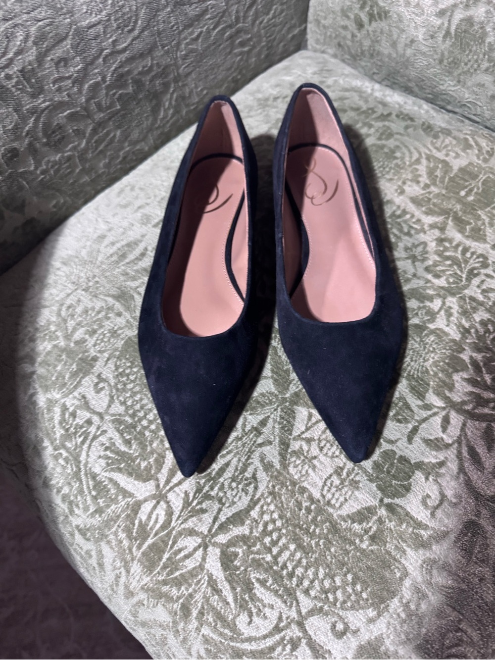 Classic Pointed Toe Women's Flats in Black